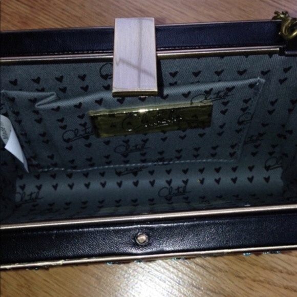 + CLUTCH + Fortune Box Clutch - Picture 3 of 4